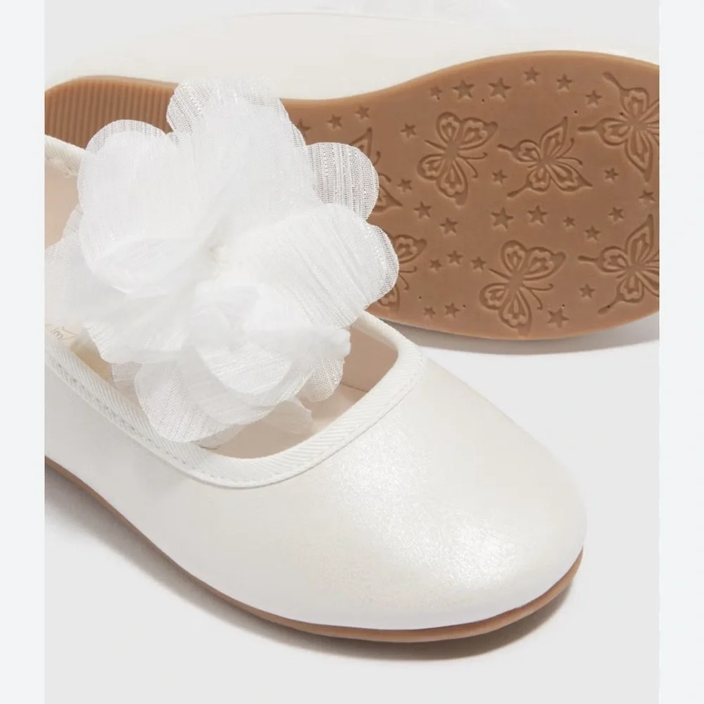 NWT Koalababy ballerina flats shoes Size:6 white shoes w shimmer bows on top NEW
